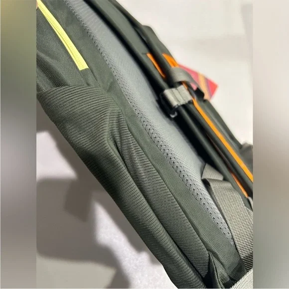 Cotopaxi Moda 20L Backpack Cada Día Green Cinch-top Closure Laptop Sleeve NWT - Picture 3 of 12